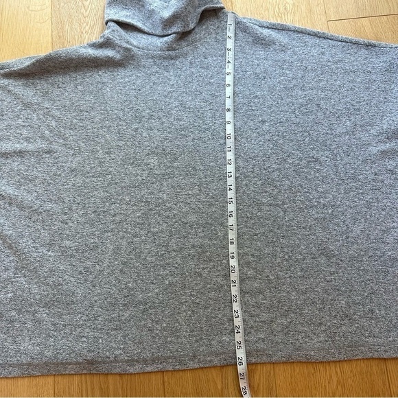 CASLON GREY KNIT TURTLENECK  OVERSIZED PONCHO SWEATER - XS/S - Picture 6 of 10